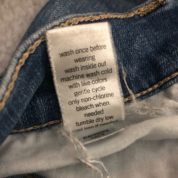 Women’s So High Rise Ripped Mom Jeans - Picture 6 of 7